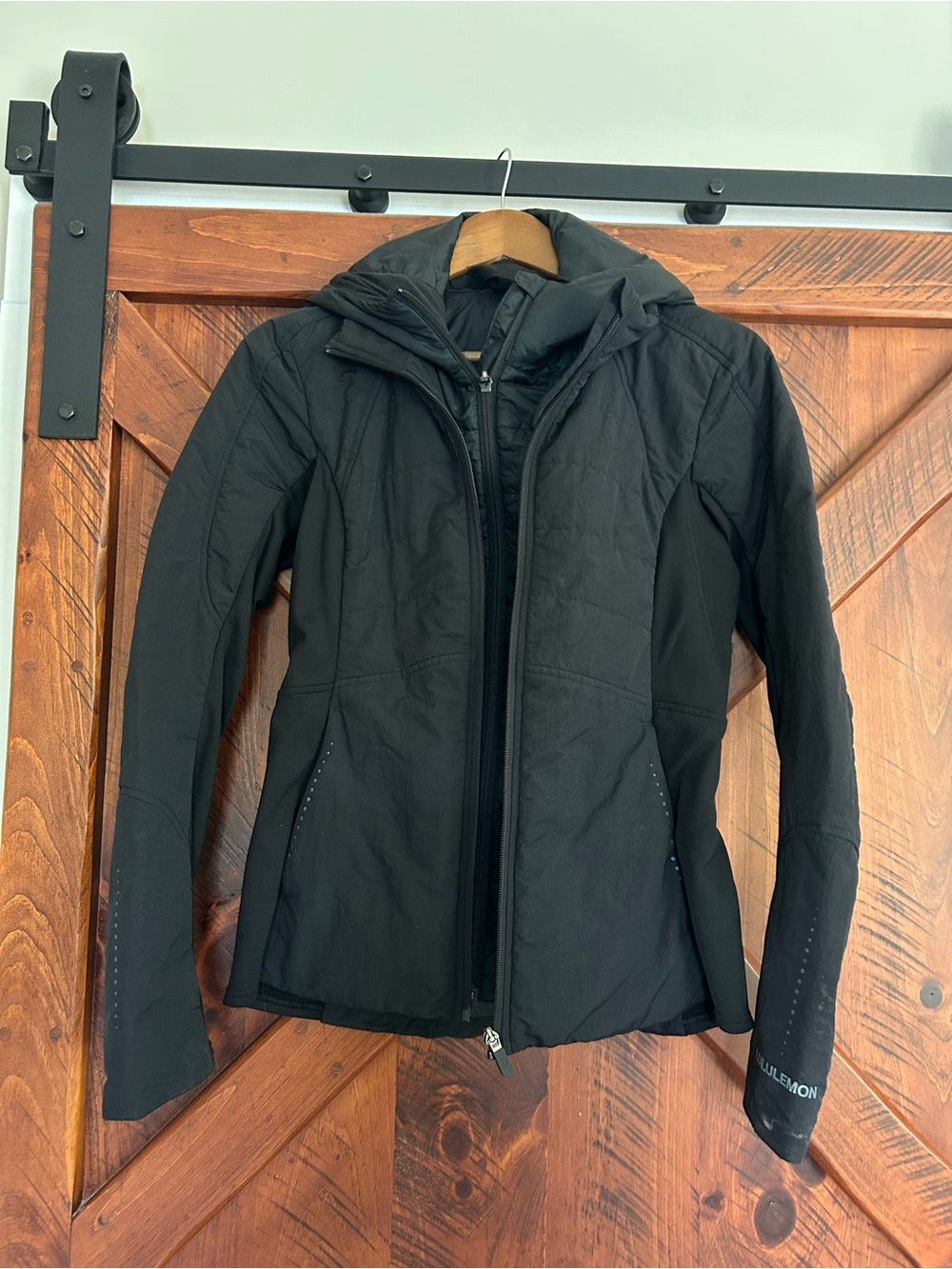 Lululemon Jacket women’s size 6 - Picture 2 of 3